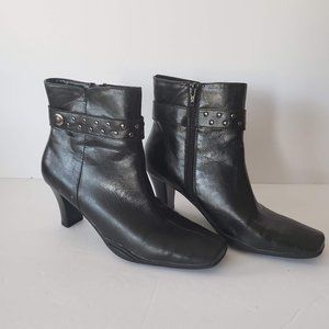 A2 by Aerosoles Wrapped Buckle Bootie w/ Heel 8.5 Black